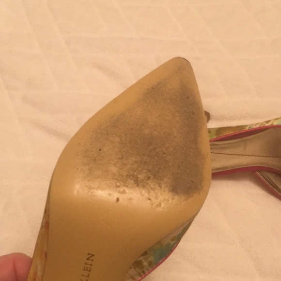AK Anne Klein Fabric Heels. - Picture 4 of 4